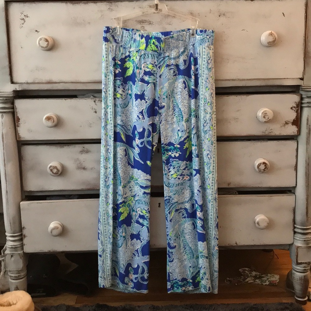 Lilly Pulitzer pants. ADORABLE 🤩